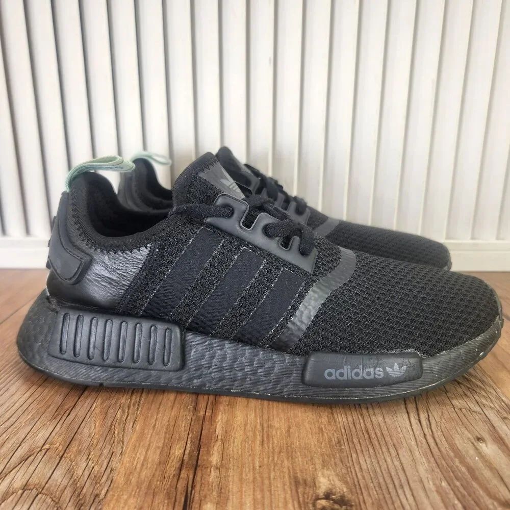 Adidas NMD_R1 Womens Sz 7.5 Black Athletic Training Trainer Sneaker Shoes AQ1102